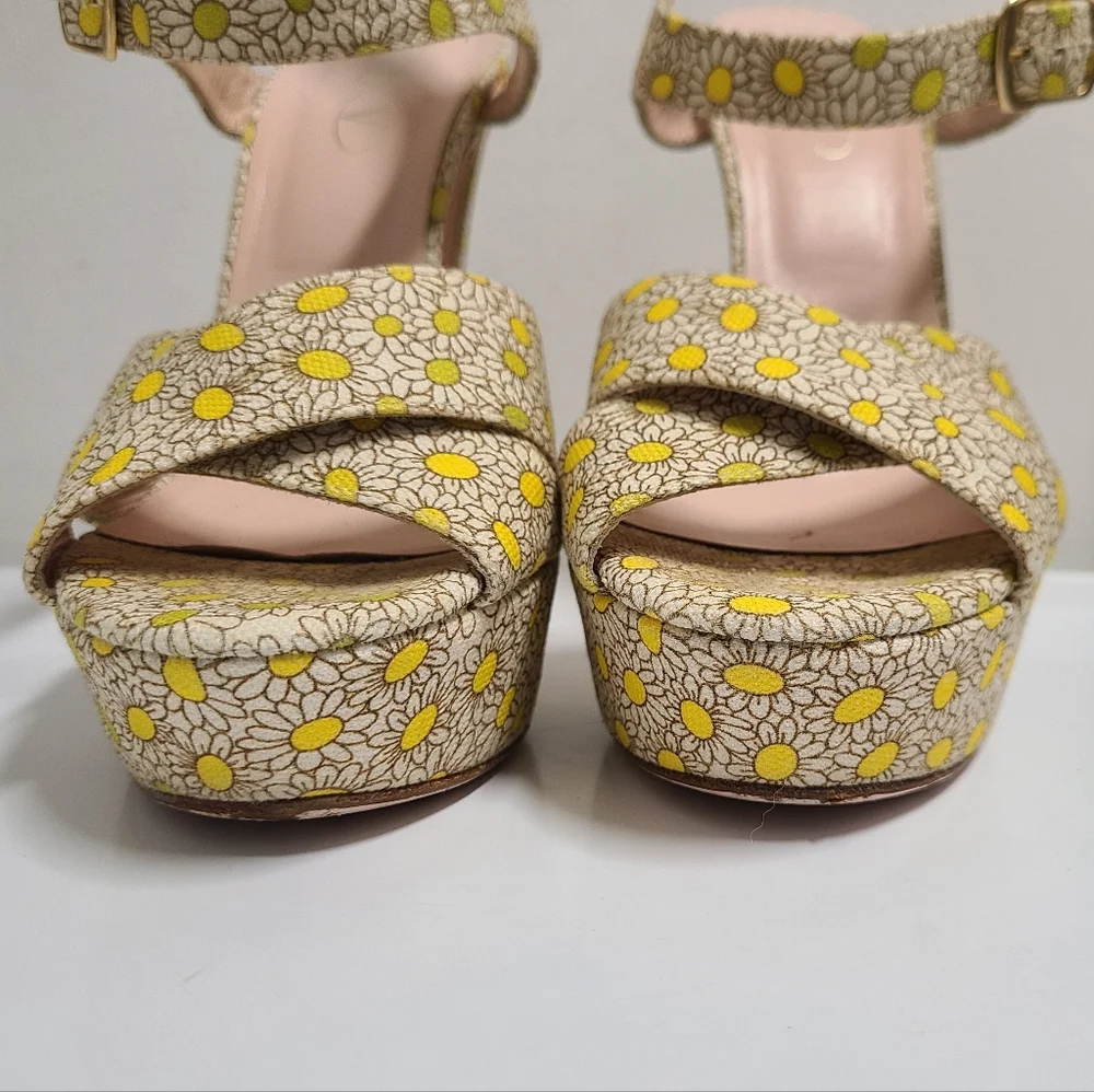 Red Valentino Yellow Daisy Platform Sandals Sz 37 MSRP $450